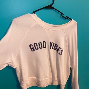 GOOD VIBES cropped crew neck